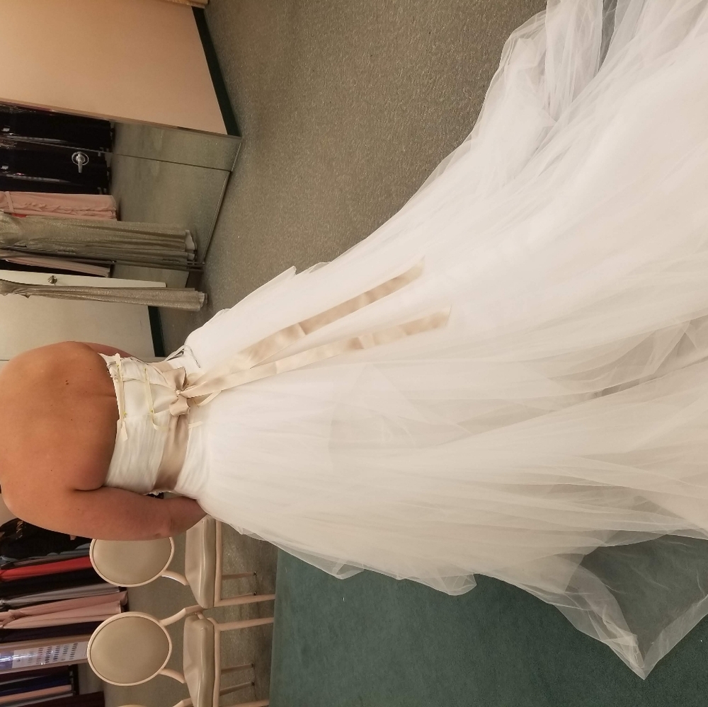 Wedding Dress Size 10  Vera Wang Collection